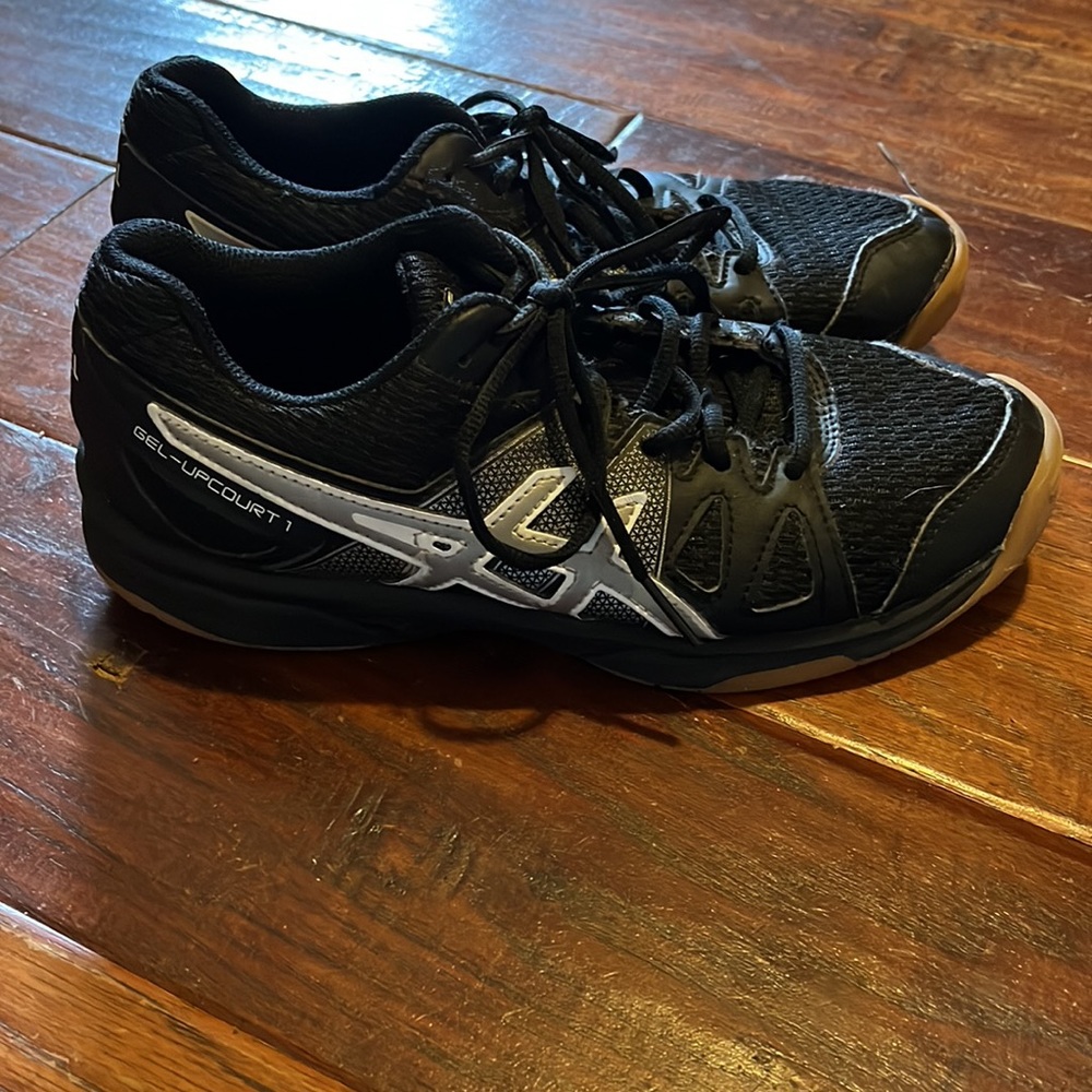 Women’s ASICS Gel Upcourt 1 Lace Up Indoor Volleyball Sneakers Shoes. Size 8.
